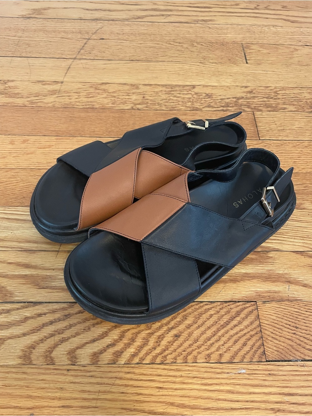 ALOHAS Marshmallow Bicolor Black/Tan Leather Sandals size 9 - Picture 1 of 6